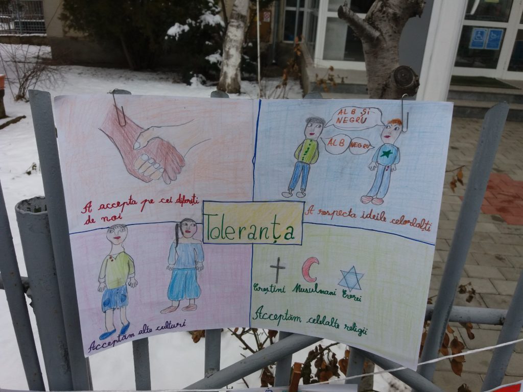 Elevi Supuși Îndoctrinării Liberale La Iași