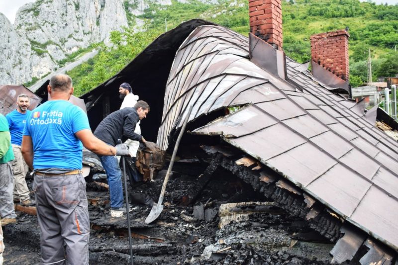 Frăția Ortodoxă a Organizat Tabără de Lucru