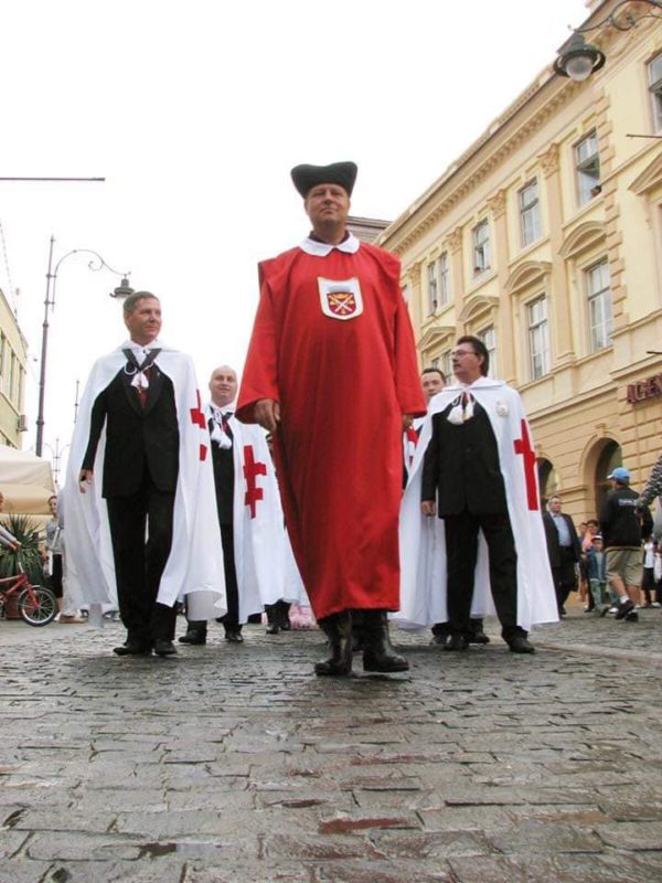 Iohannis Alergic la Mihai Eminescu