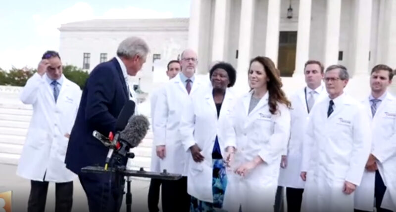 Medici Americani independenți SPULBERĂ "Informațiile oficiale