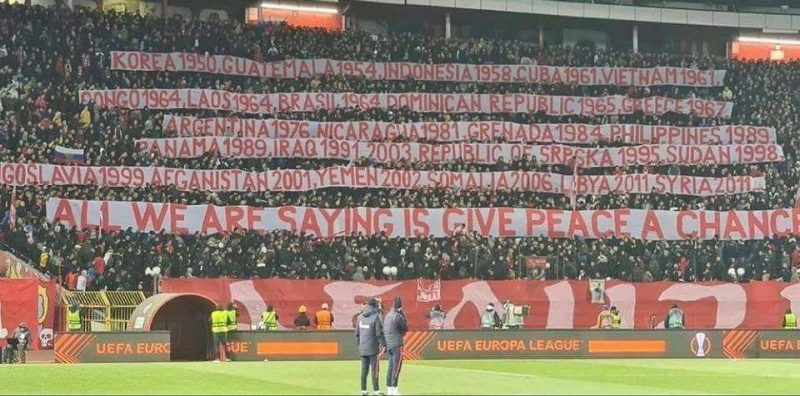 Fanii echipei de fotbal "Crvena Zvezda" au amintit lumii de agresiunile armate occidentale și americane